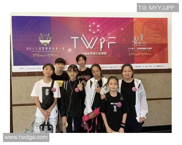 成都排球队与上海排球队赛后复盘团队协作的精彩瞬间与反思分析 成都排球队与上海排球队赛后复盘团队协作的精彩瞬间与反思分析