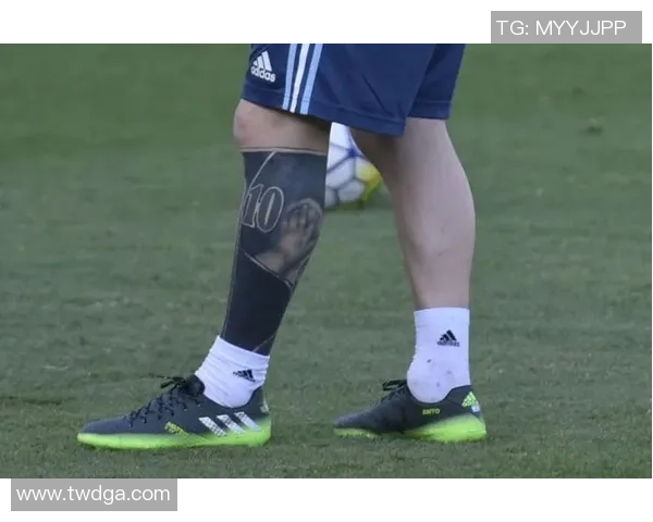 足球明星大腿纹身背后的故事与意义揭秘 足球明星大腿纹身背后的故事与意义揭秘